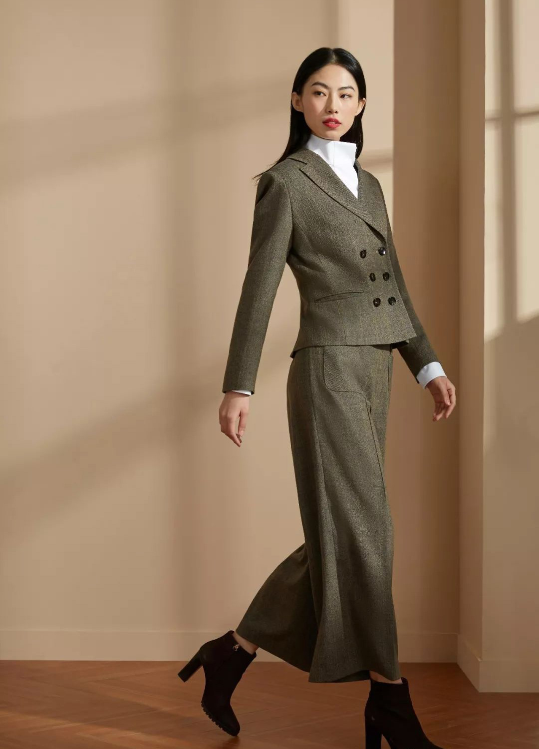 レディススーツ