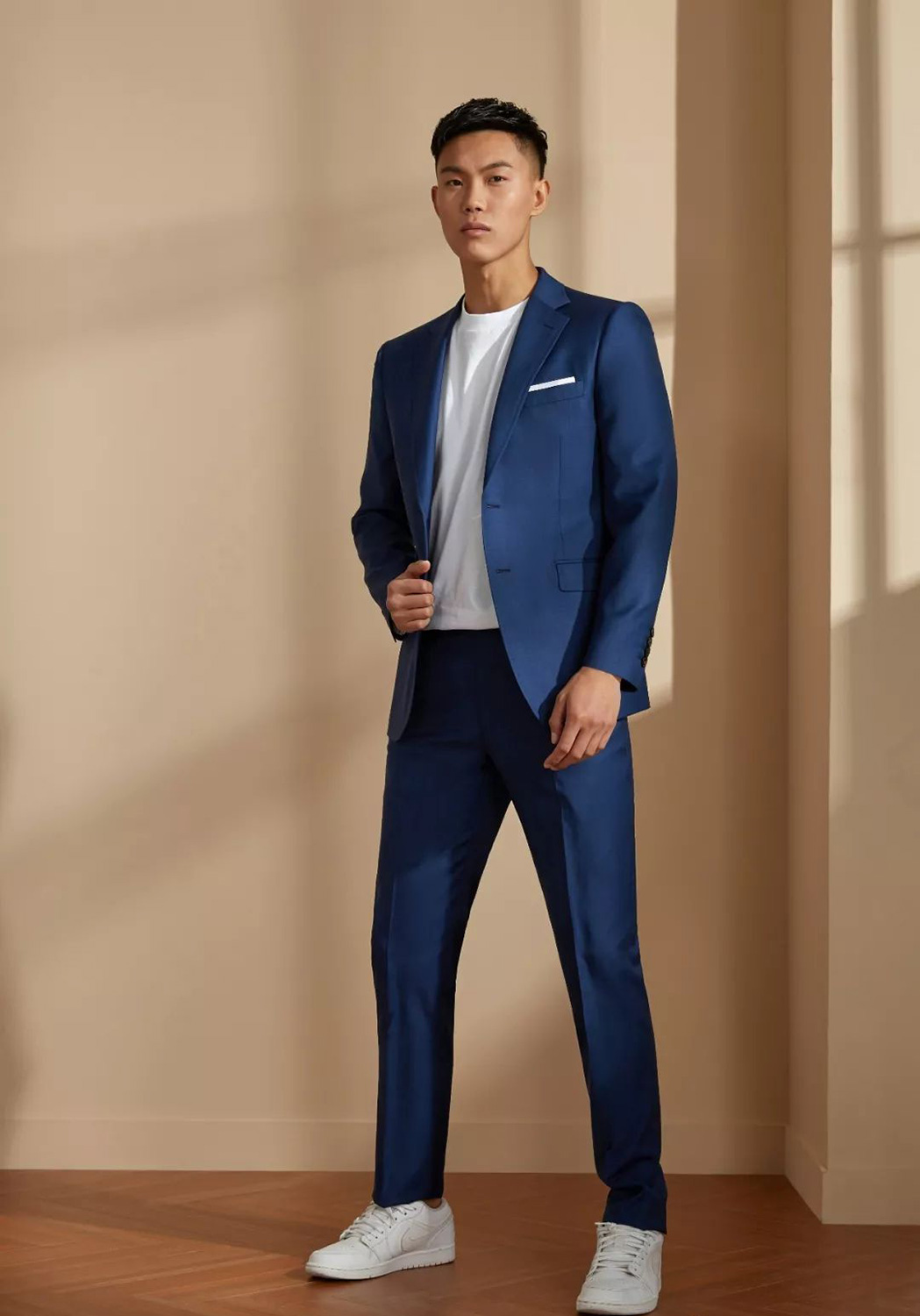 カラードスーツ